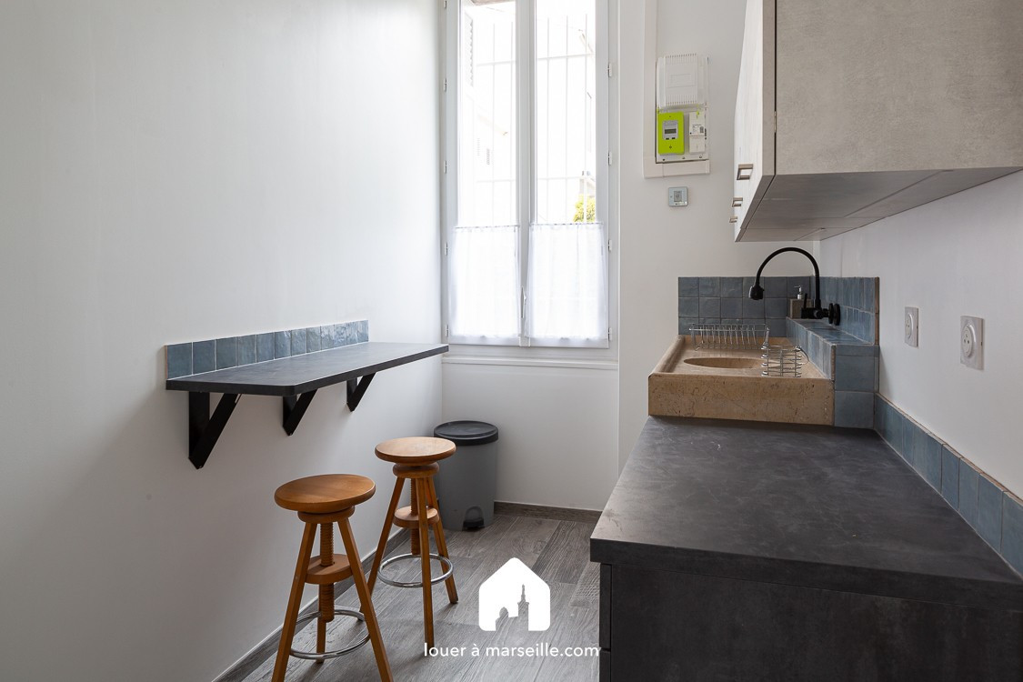 
                                                Location
                                                 Jardin de Mermoz