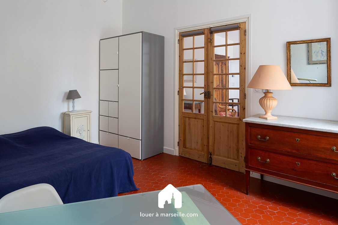 
                                                Location
                                                 Jardin de Mermoz