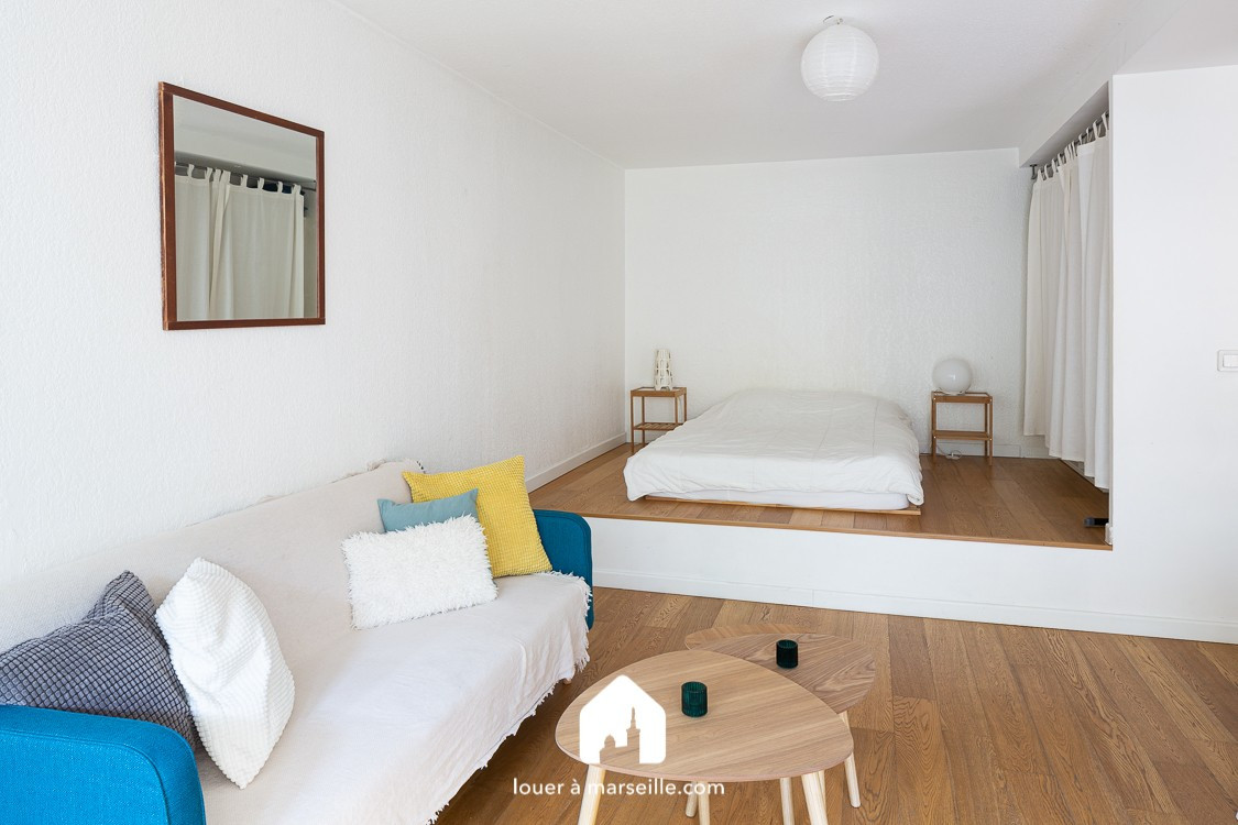 
                                                Location
                                                 jardin et mer en ville