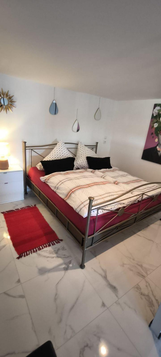 
                                                Location
                                                 Jardin Secret et Refuge Nature 🏡