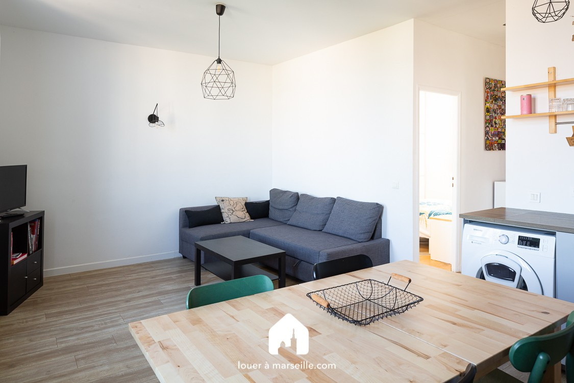 
                                                Location
                                                 Jardins du Roucas