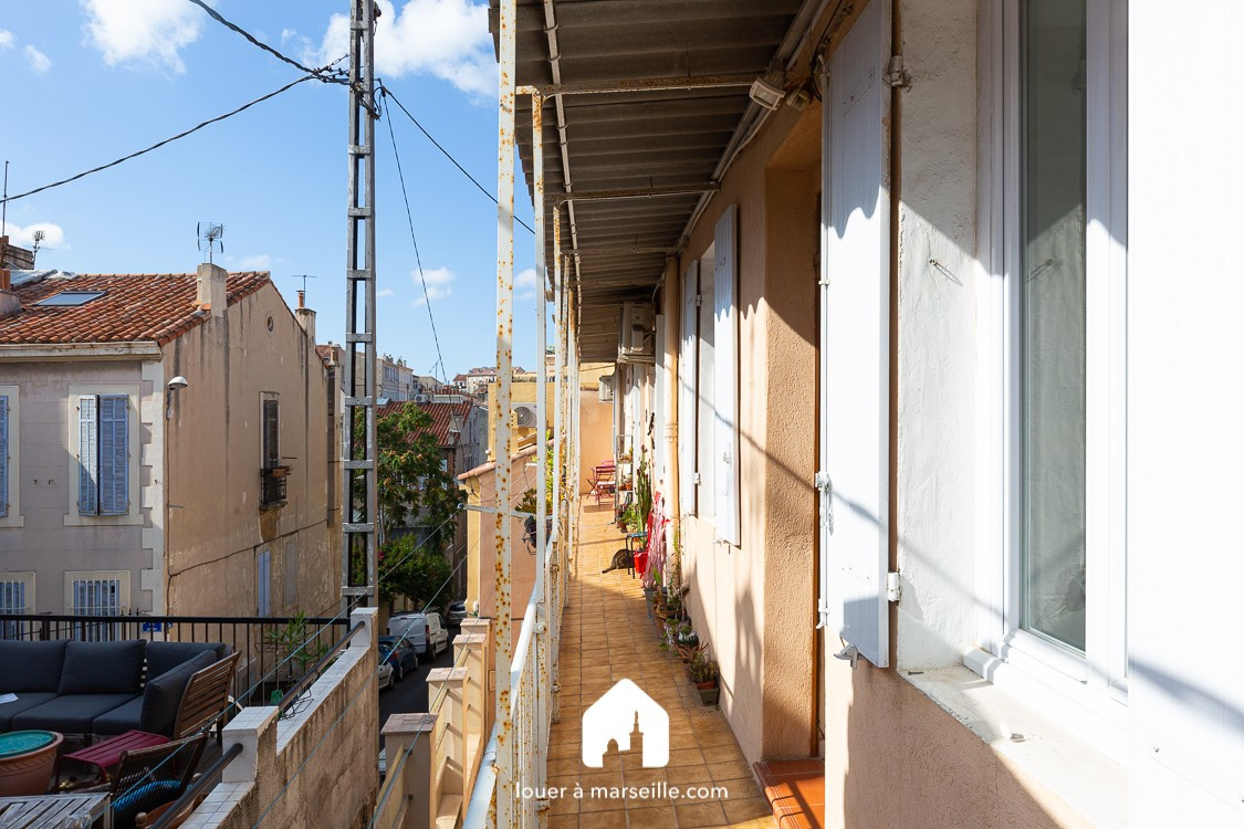 
                                                Location
                                                 Jardins du Roucas