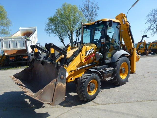 
                                                Matériel BTP
                                                 JCB 3CX 2011