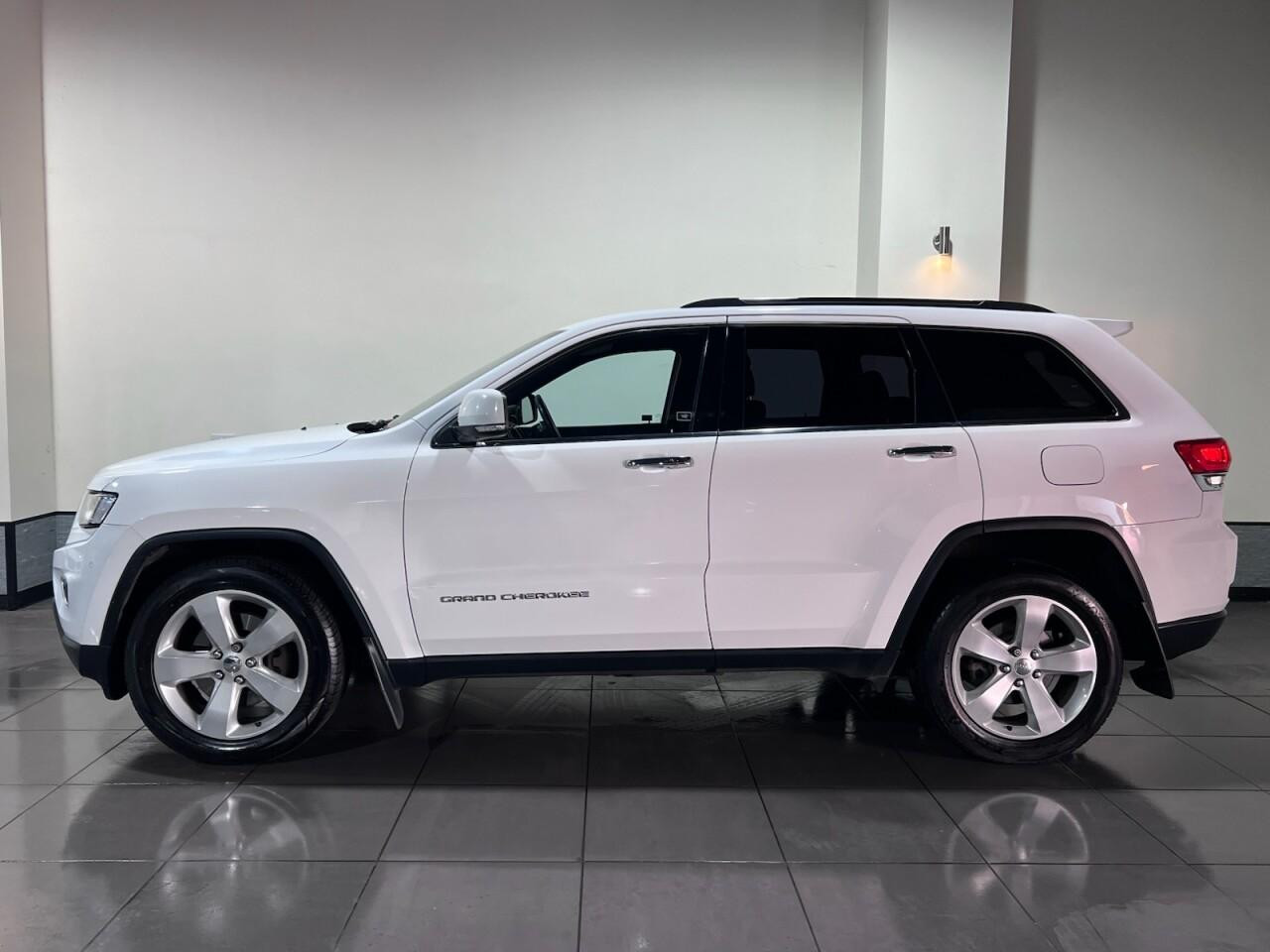 
                                                Voiture
                                                 Jeep Grand Cherokee 3.0 V6 CRD Limited Plus SUV 5dr Diesel Auto 4WD Euro 5 (247 bhp)