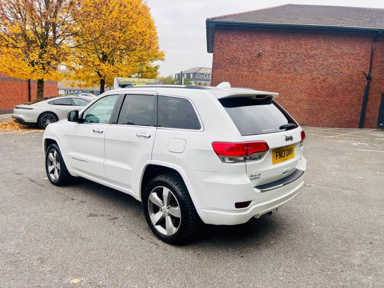 
                                                Voiture
                                                 Jeep Grand Cherokee 3.0 V6 CRD Overland SUV 5dr Diesel Auto 4WD Euro 5 (247 bhp)