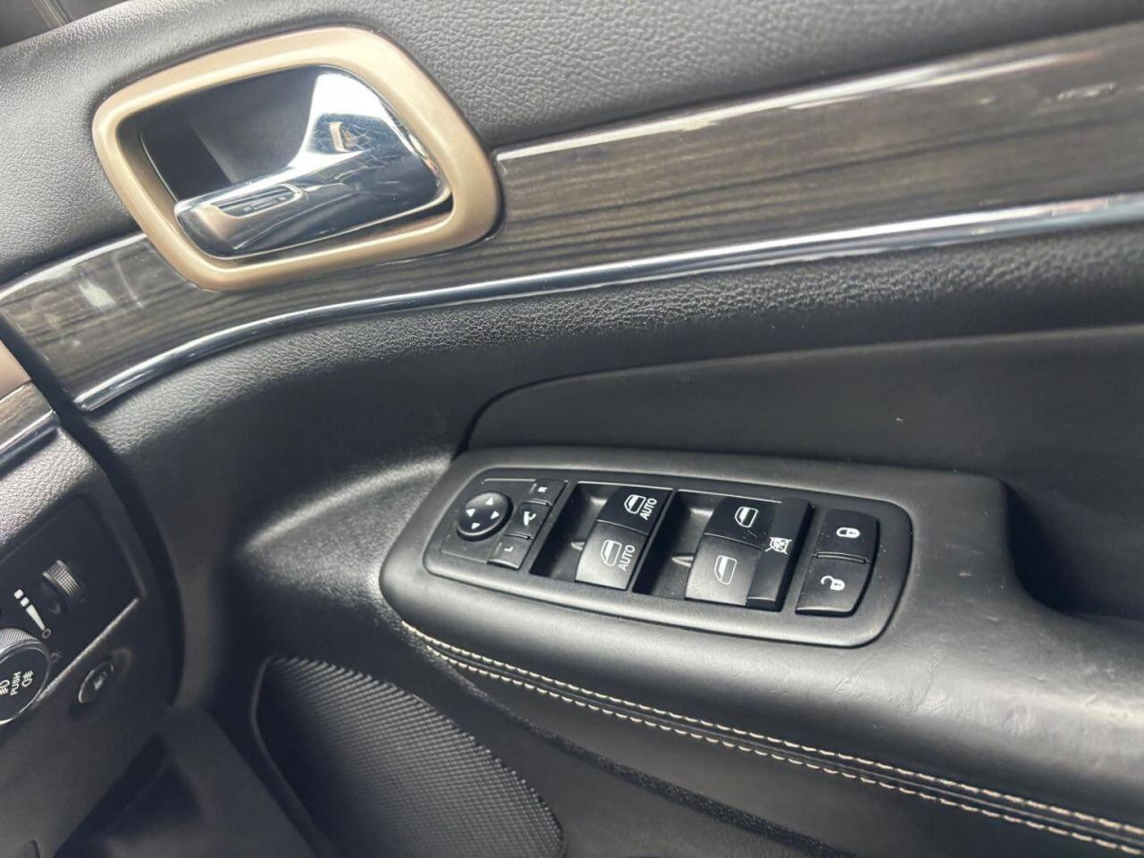 
                                                Voiture
                                                 Jeep Grand Cherokee 3.0 V6 CRD Overland SUV 5dr Diesel Auto 4WD Euro 5 (247 bhp)