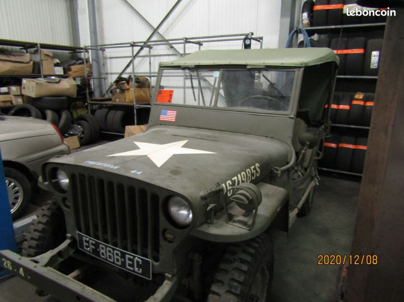 
                                                Voiture
                                                 jeep hotchkiss