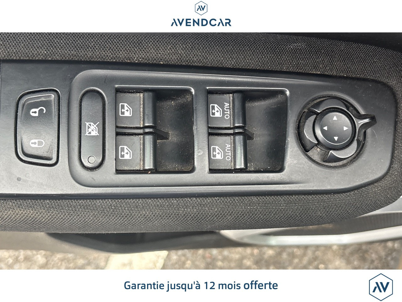 
                                                Voiture
                                                 Jeep Renegade 1.4 MULTIAIR S&S 140 LONGITUDE