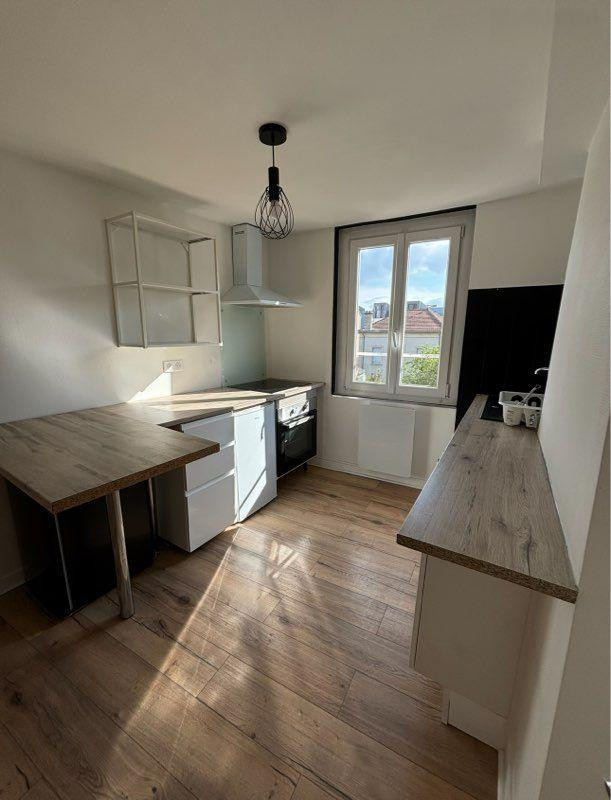 
                                                Location
                                                 Joli 2 pièces meublé 34m²