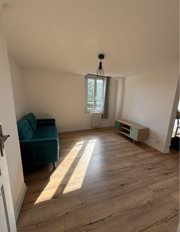 
                                                Location
                                                 Joli 2 pièces meublé 34m²