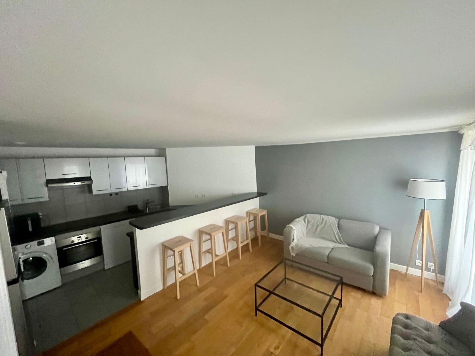 
                                                Location
                                                 Joli 2 pièces meublé à Charenton-le Pont (94220)
