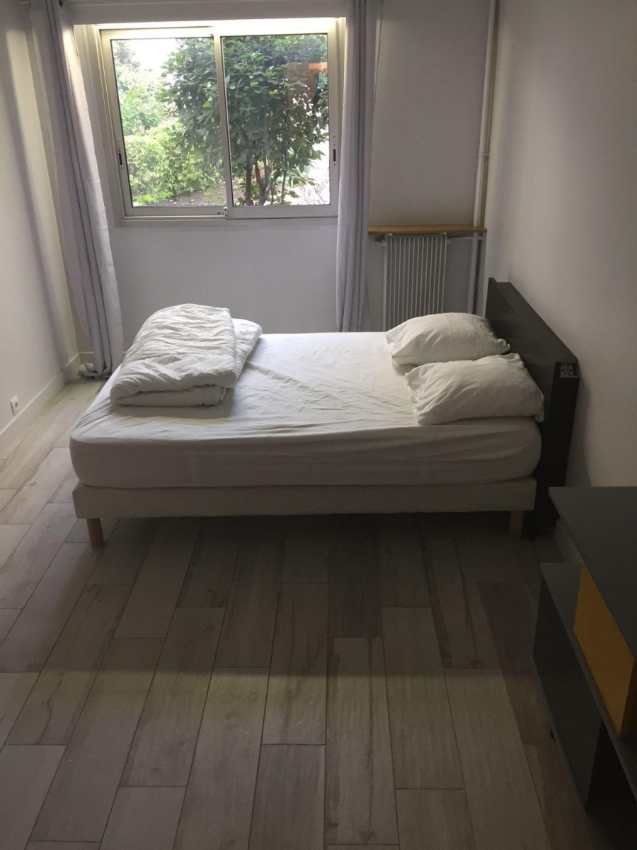 
                                                Location
                                                 Joli 2 pièces meublé de 36 m² sur cour