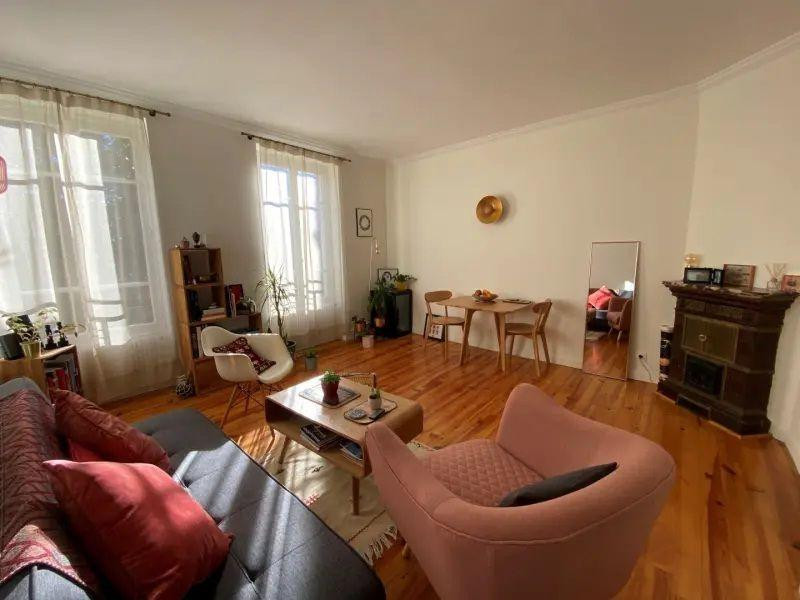 
                                                Location
                                                 Joli 3 pièces, lumineux, traversant, calme