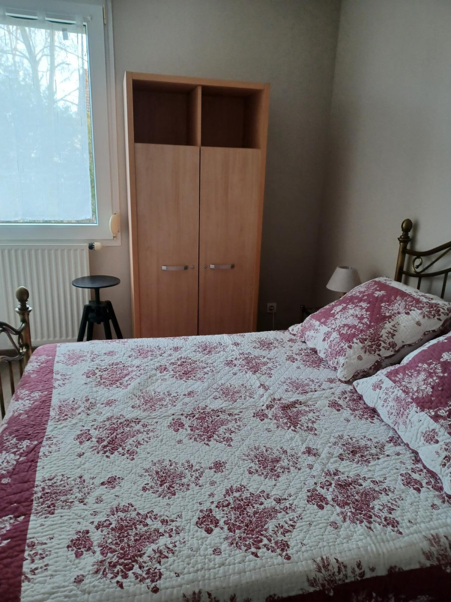 
                                                Location
                                                 Joli 3 pièces meublé  calme  et très bien équipé