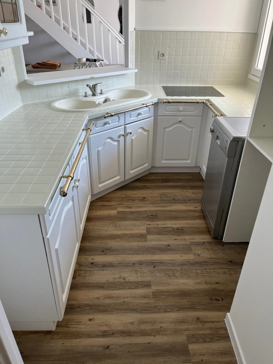 
                                                Location
                                                 JOLI 3P 64m²