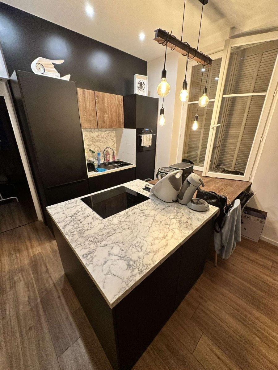 
                                                Location
                                                 Joli appartement