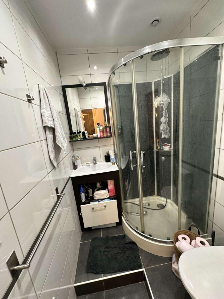 
                                                Location
                                                 Joli appartement