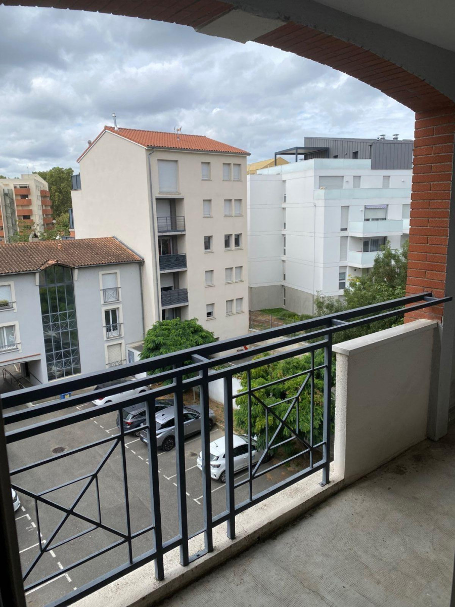 
                                                Location
                                                 Joli appartement à louer