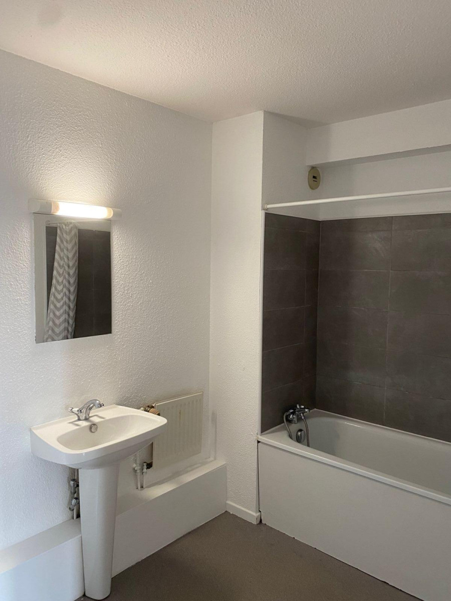 
                                                Location
                                                 Joli appartement à louer