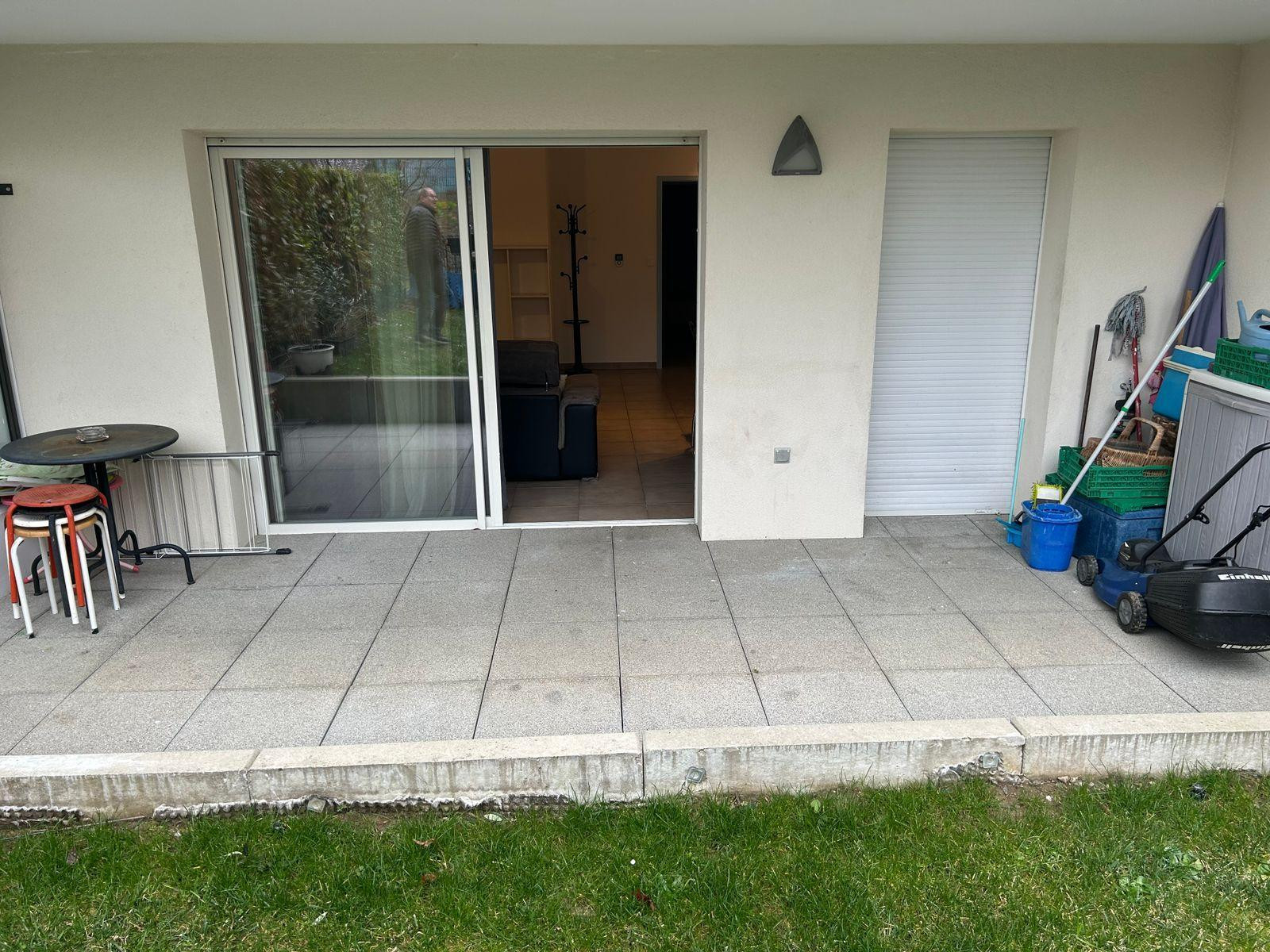 
                                                Location
                                                 JOLI APPARTEMENT DE HAUT STANDING SUR VALEIRY