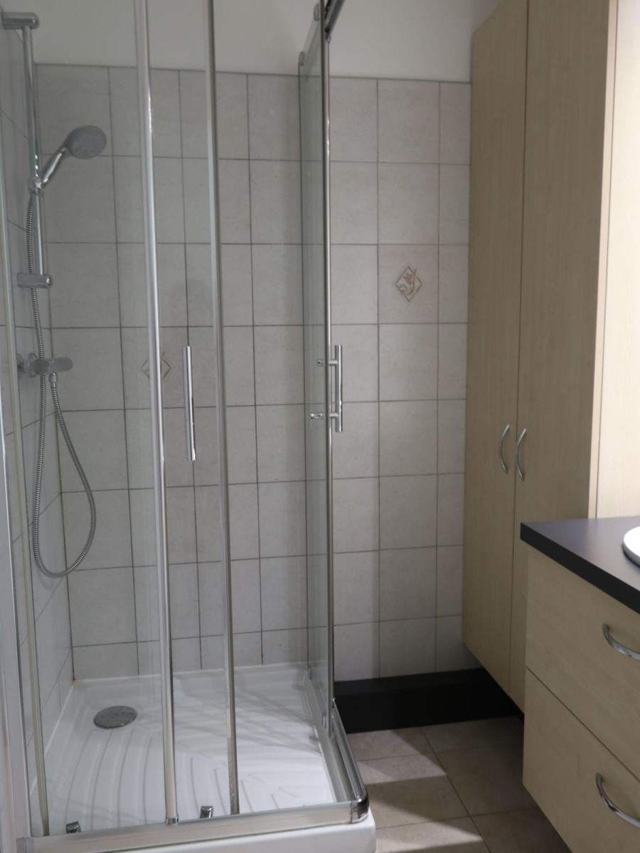 
                                                Location
                                                 Joli appartement lumineux