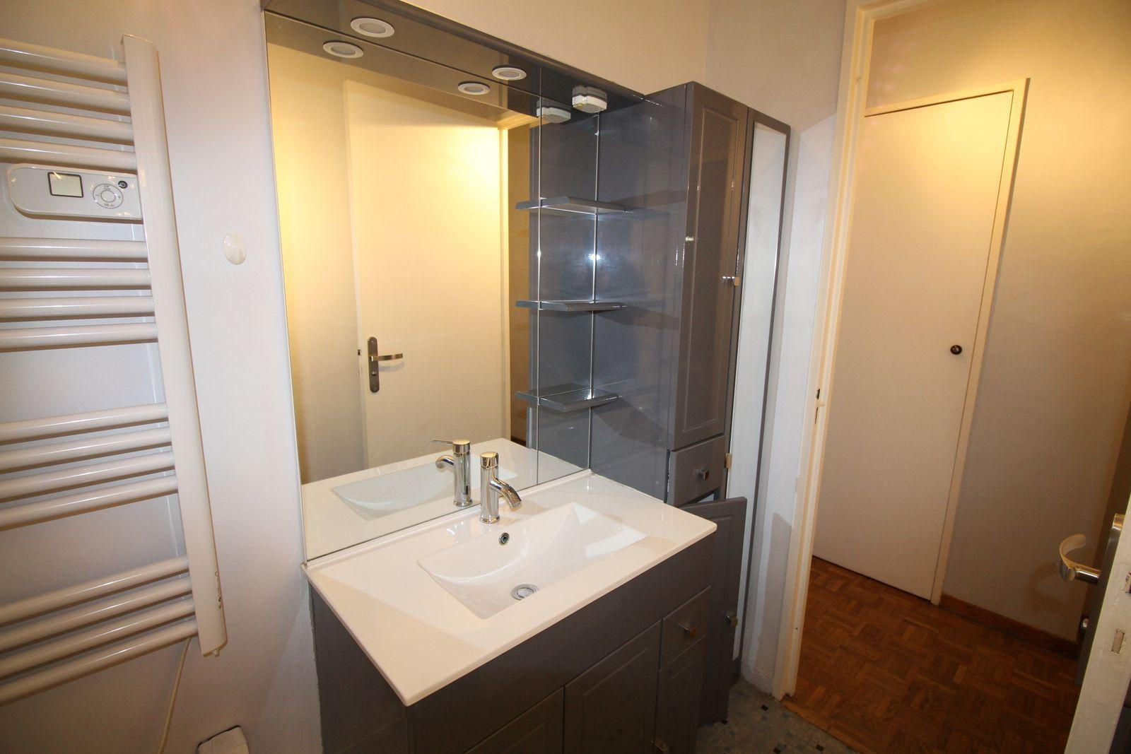 
                                                Location
                                                 Joli appartement meublé dans le 5ème arrondissemen