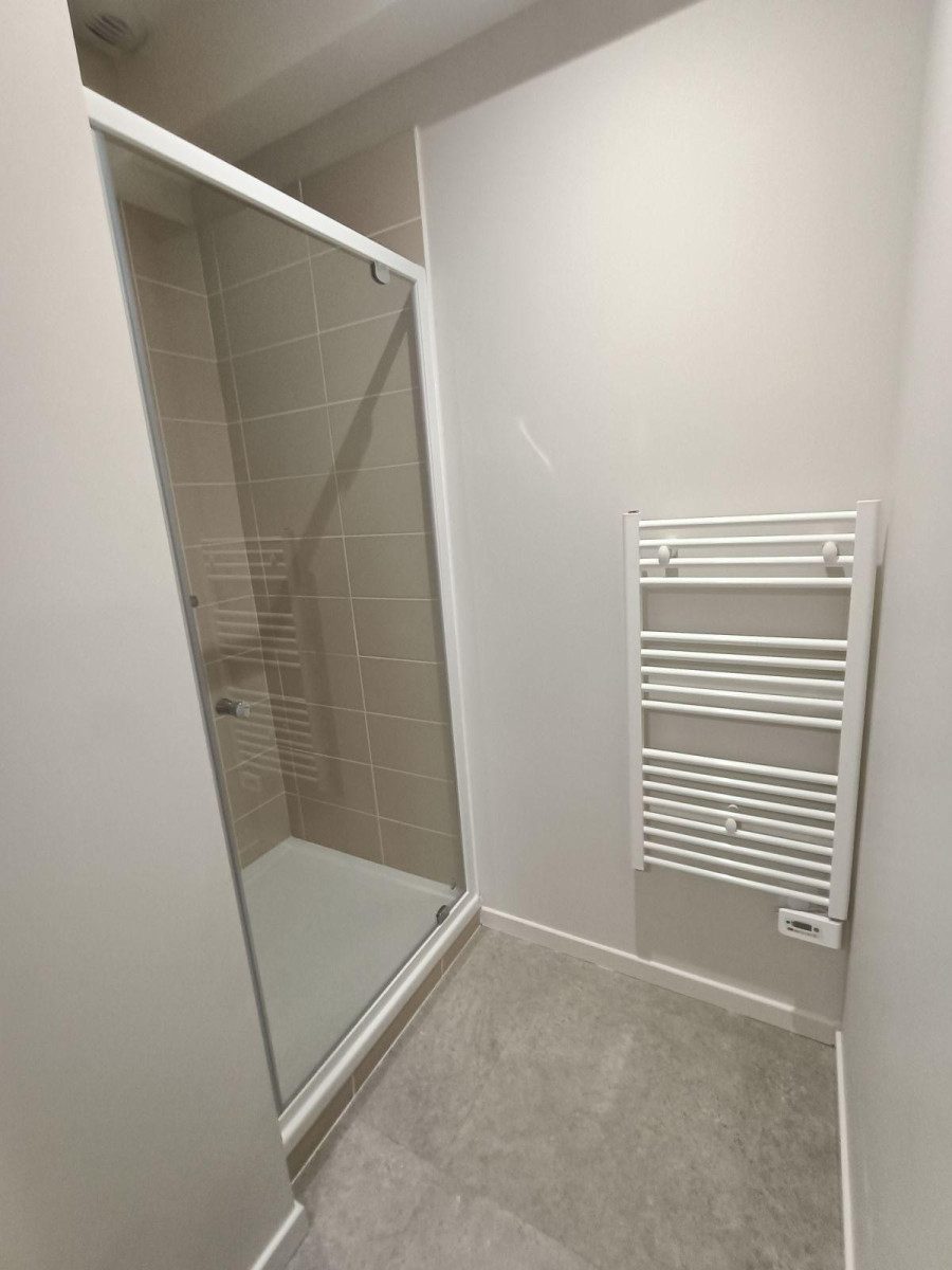 
                                                Location
                                                 Joli appartement NEUF, toutes charges comprises