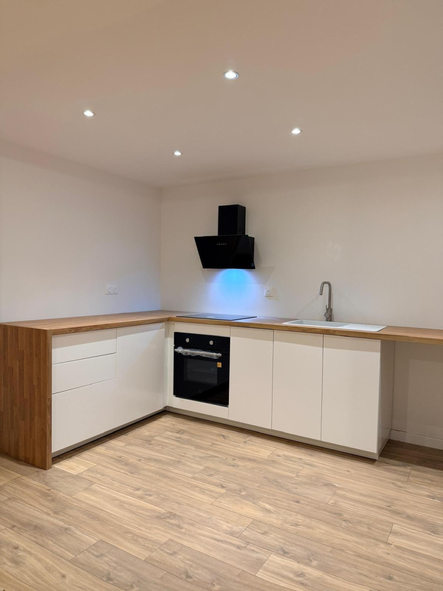 
                                                Location
                                                 Joli appartement proche de Rennes