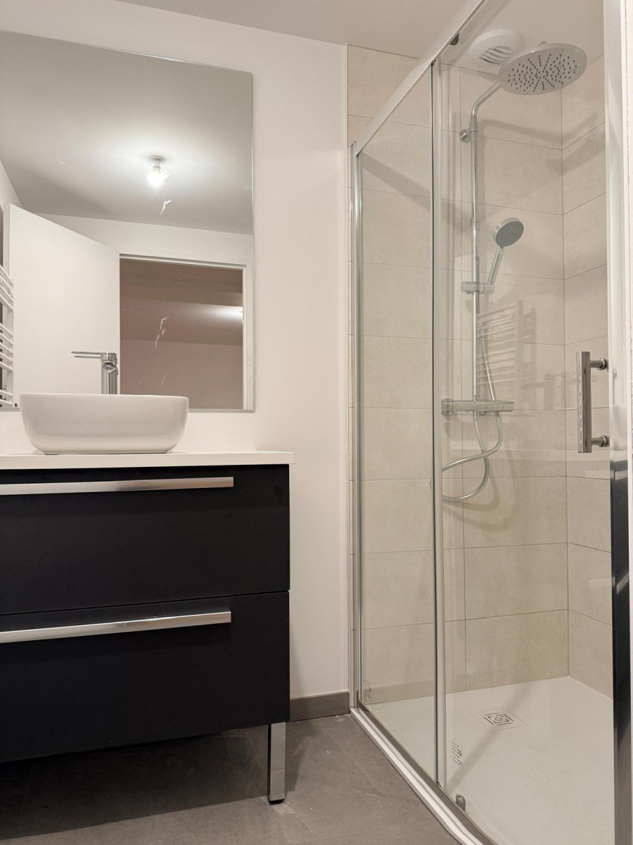 
                                                Location
                                                 Joli appartement proche de Rennes