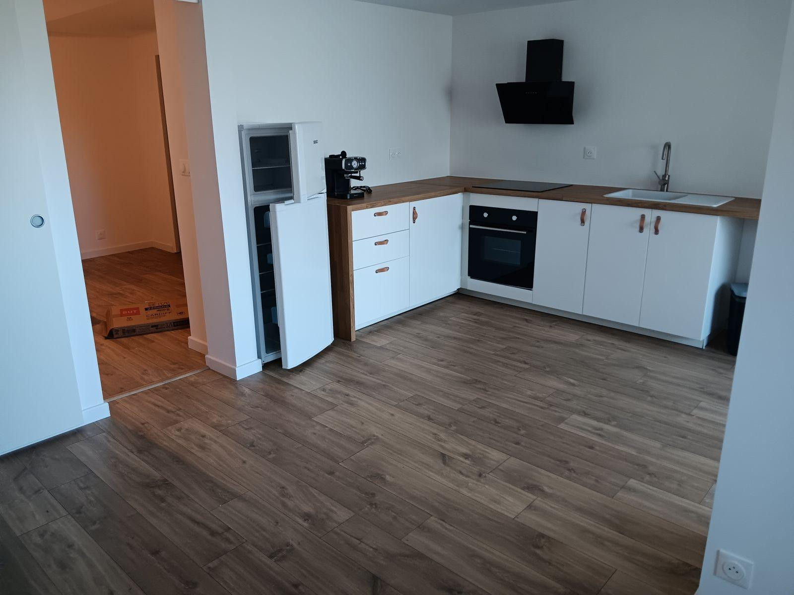 
                                                Location
                                                 Joli appartement proche de Rennes