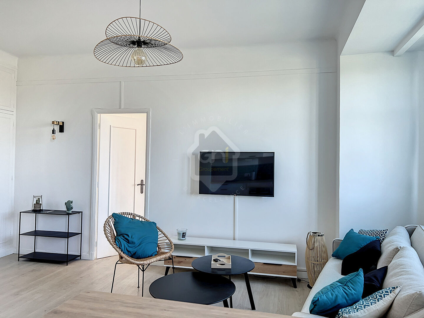 
                                                Location
                                                 Joli appartement T2 meublé