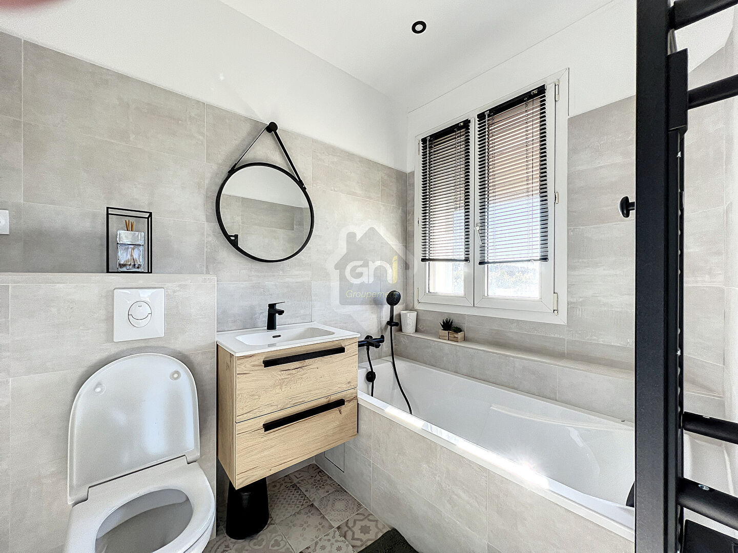 
                                                Location
                                                 Joli appartement T2 meublé