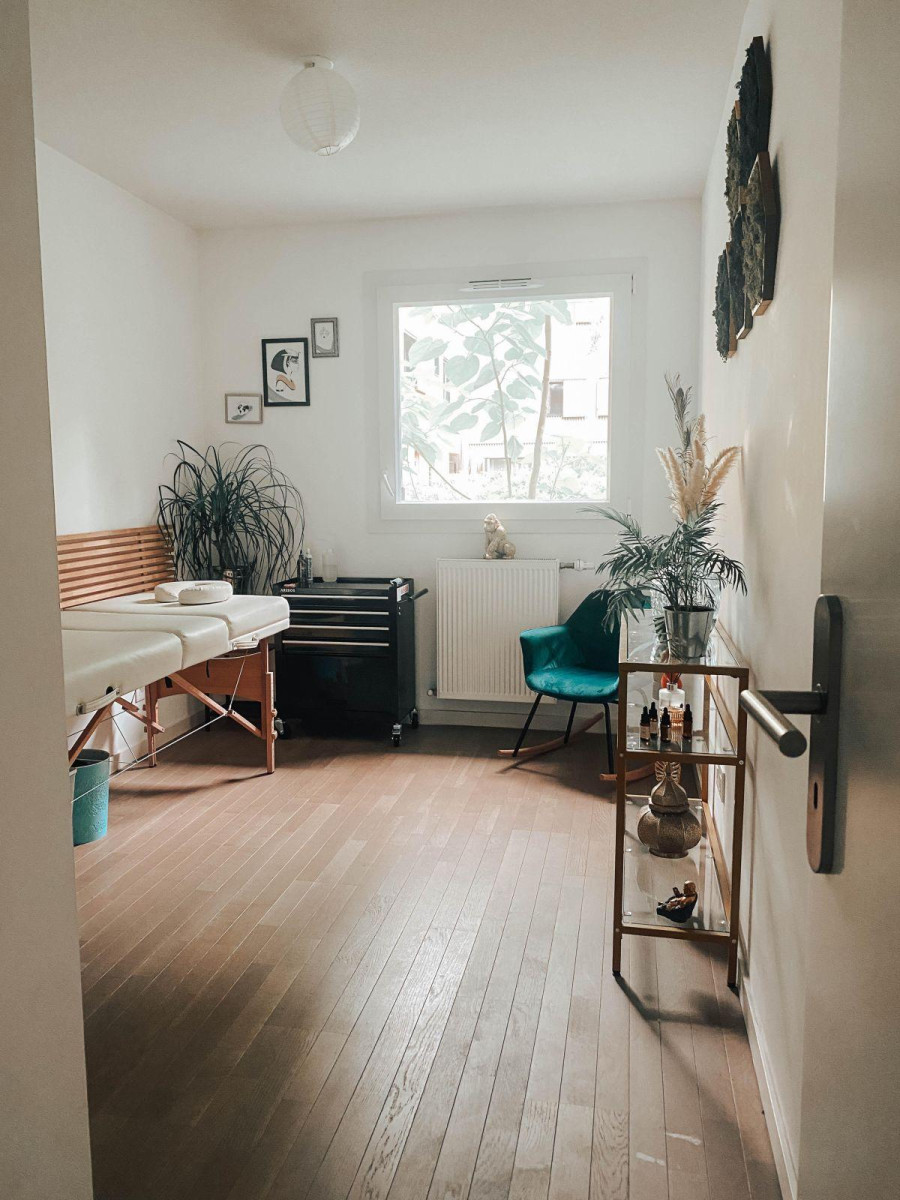 
                                                Location
                                                 Joli appartement T4 meublé 75m2