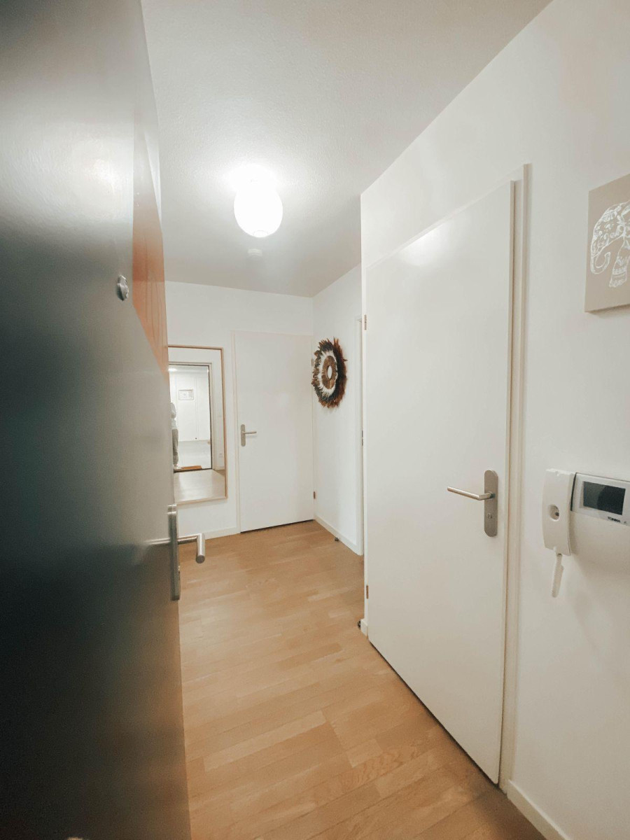 
                                                Location
                                                 Joli appartement T4 meublé 75m2