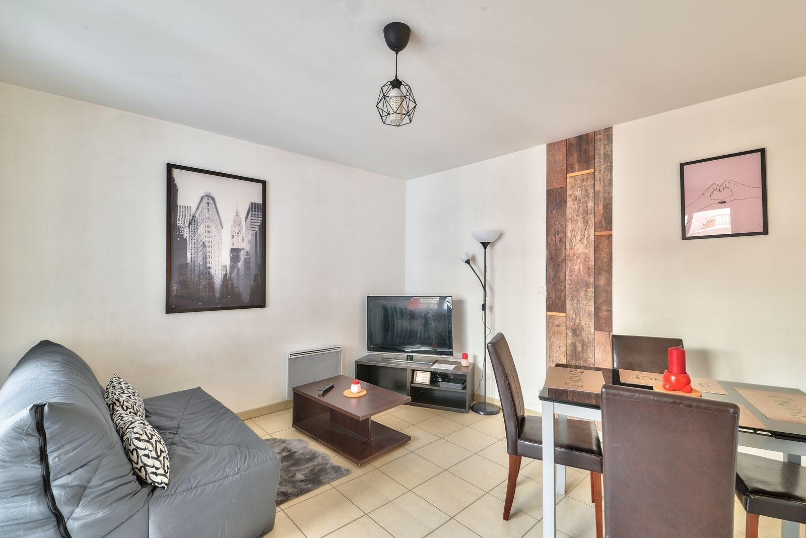
                                                Location
                                                 Joli appartement toulousain