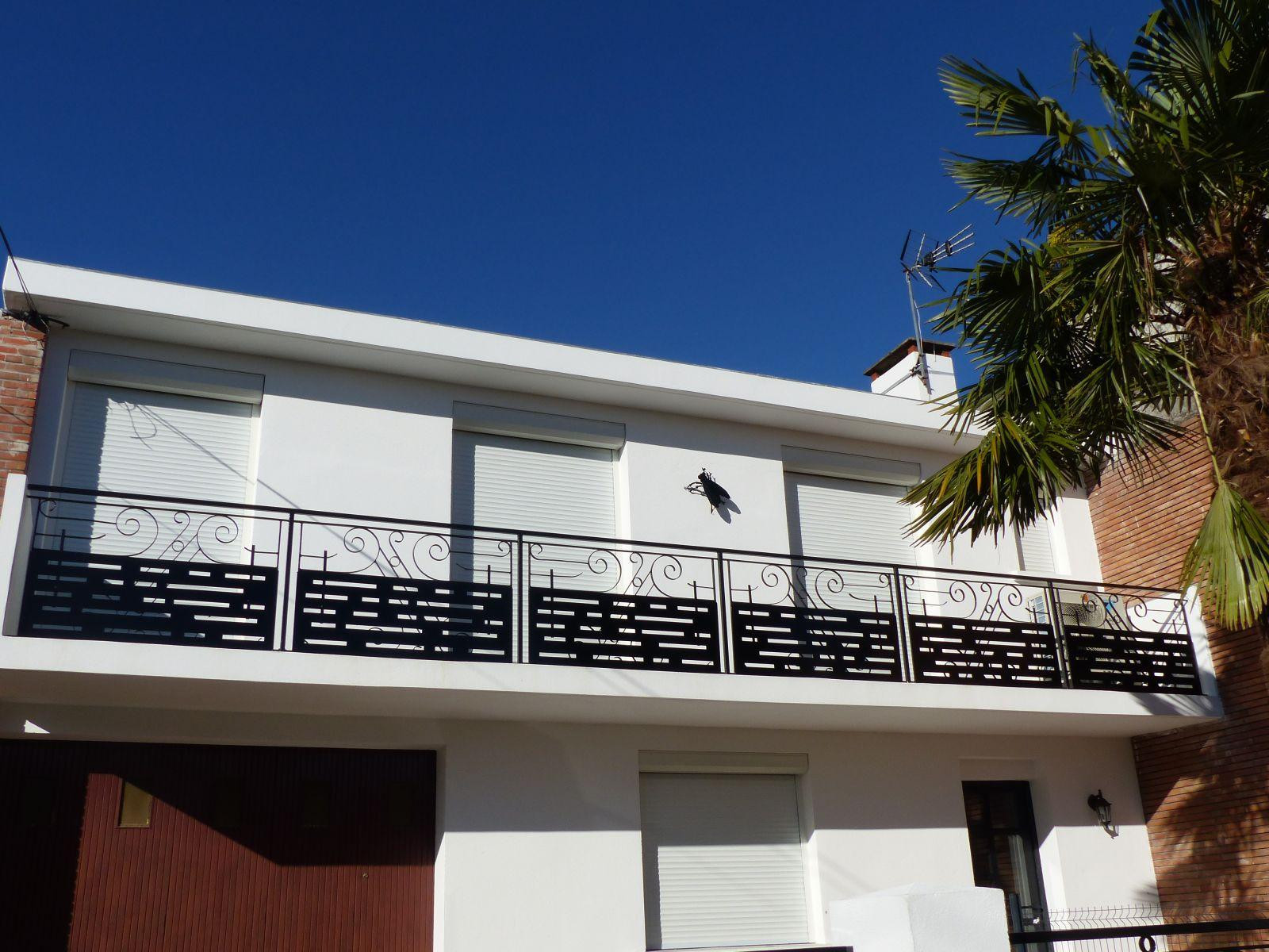 
                                                Location
                                                 Joli appt T4 meublé refait à neuf dans une maison