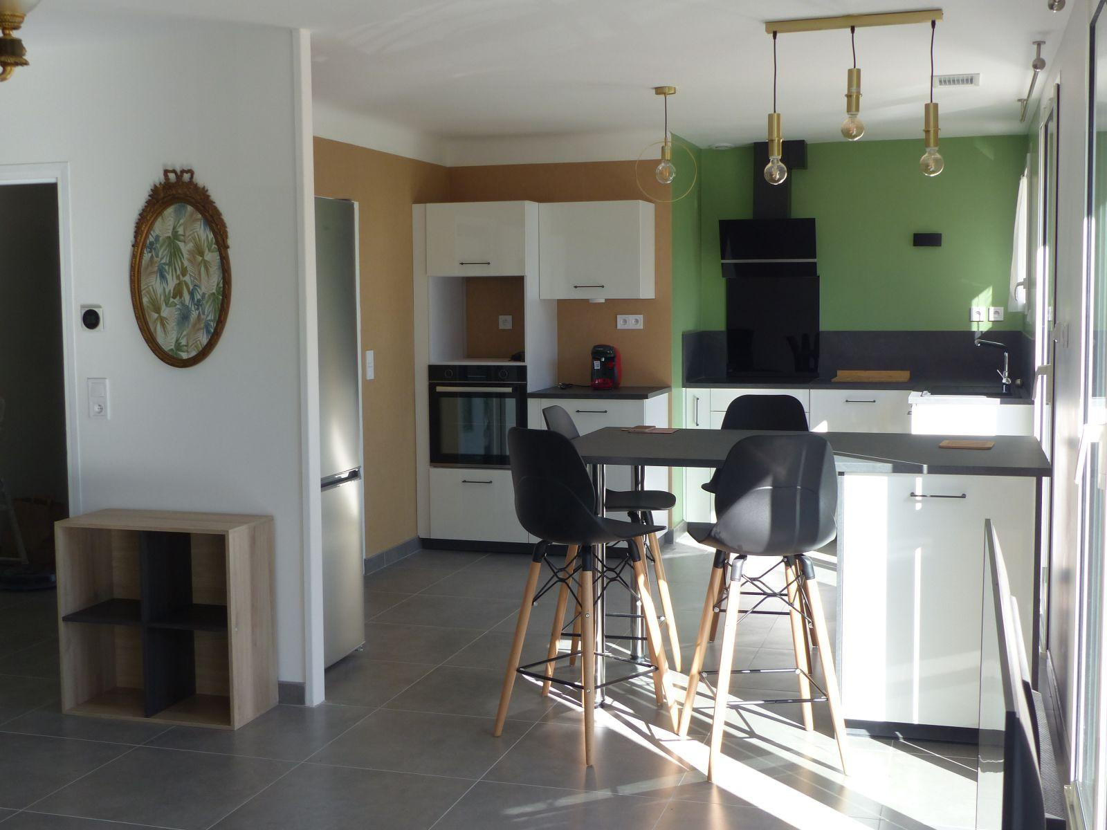 
                                                Location
                                                 Joli appt T4 meublé refait à neuf dans une maison