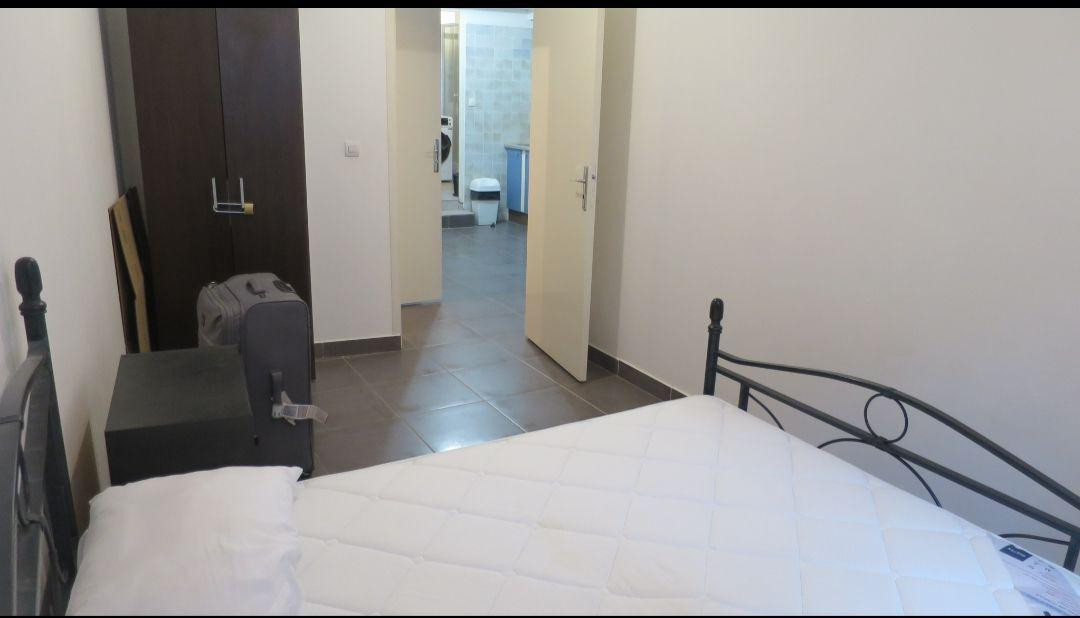 
                                                Location
                                                 Joli deux pièces coeur de ville !