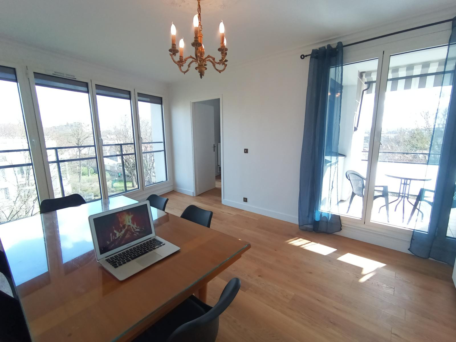 
                                                Location
                                                 Joli F4 meublé refait à neuf à Sevran Livry !