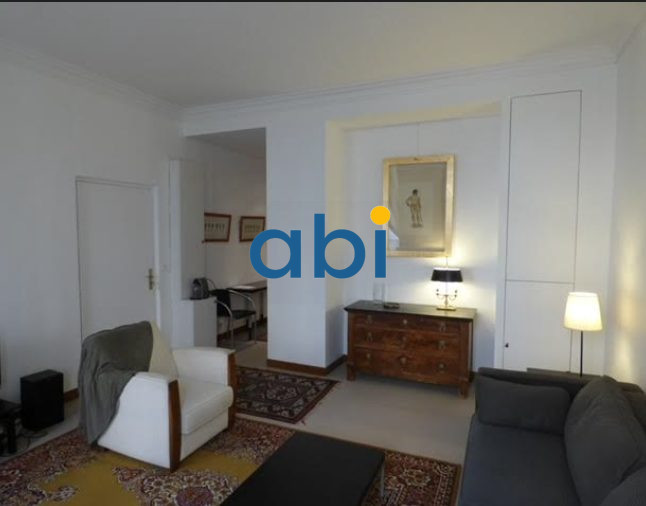 
                                                Vente
                                                 joli immeuble très bien situé