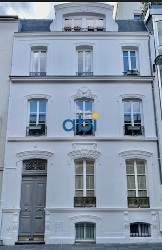 
                                                Vente
                                                 joli immeuble très bien situé