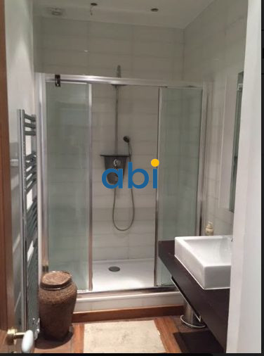
                                                Vente
                                                 joli immeuble très bien situé