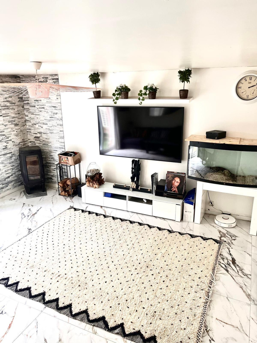 
                                                Location
                                                 Joli maison agréable À vivre