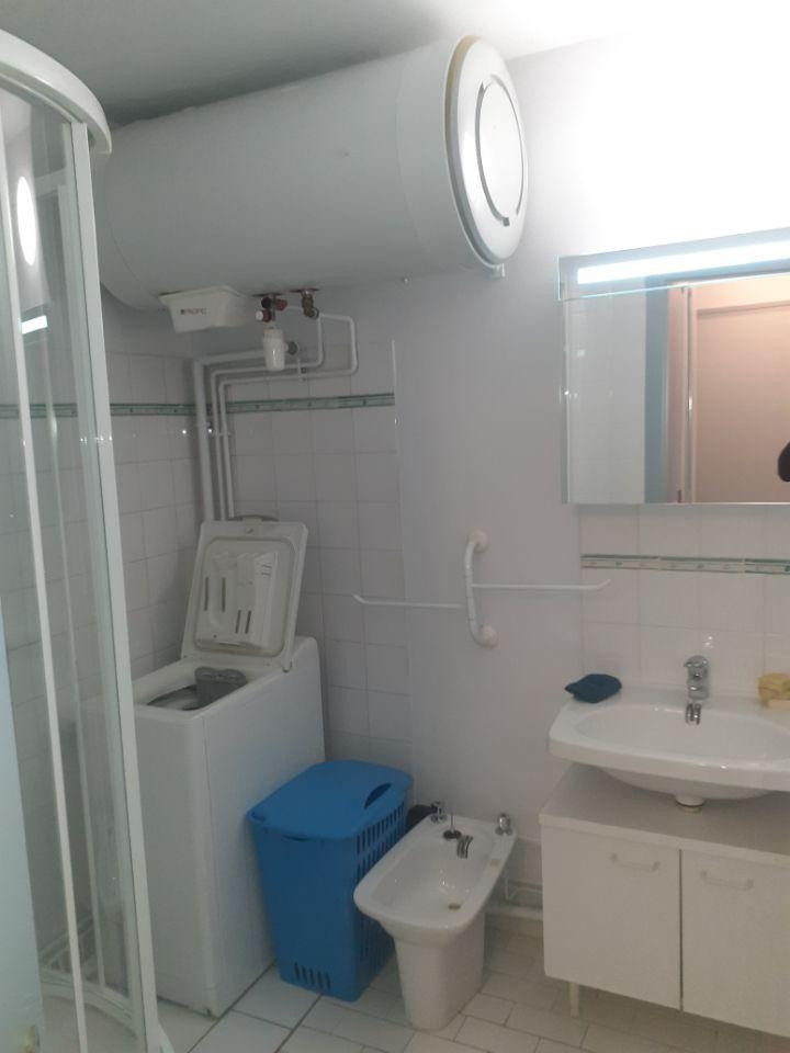 
                                                Location
                                                 Joli meublé T2  au rez de chaussée