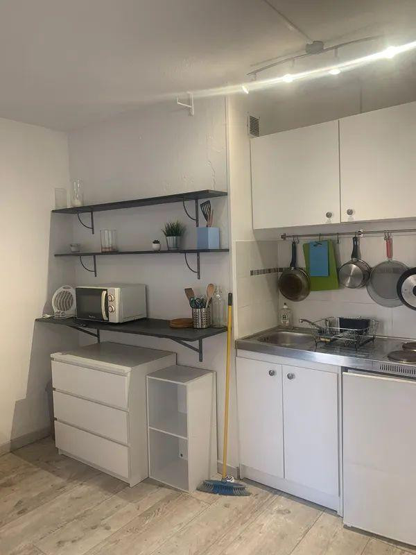 
                                                Location
                                                 Joli studio 23m² meublé avec balcon