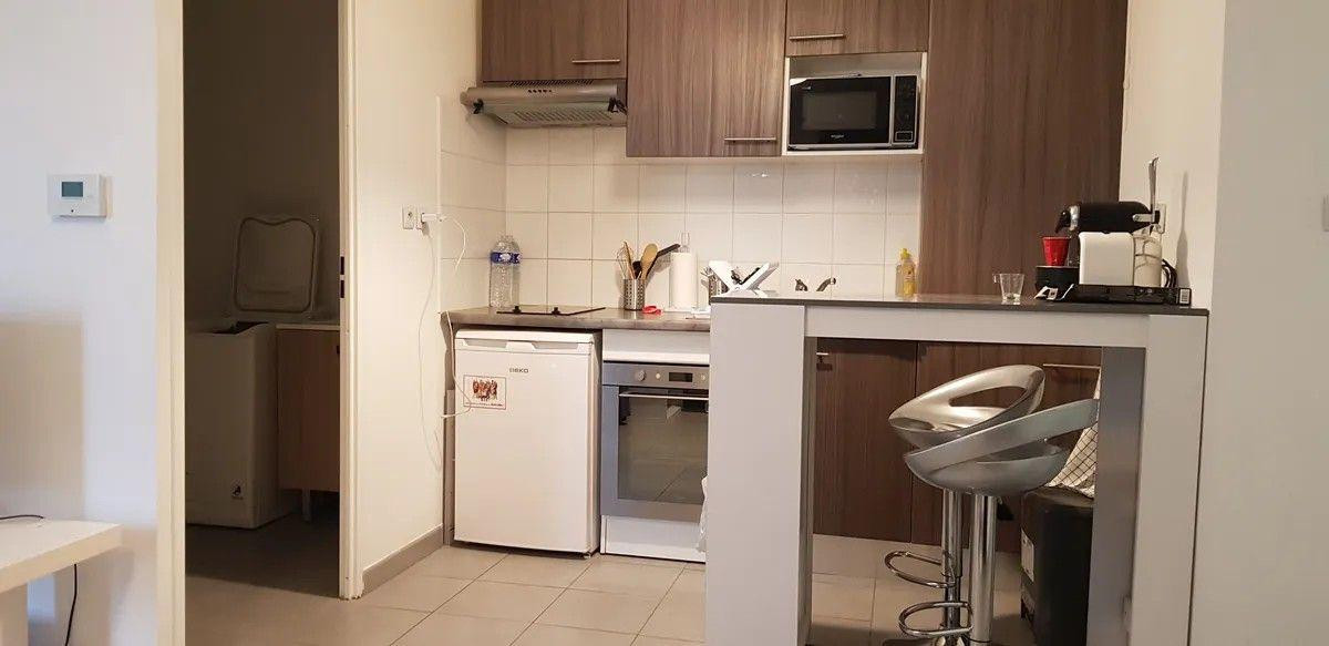 
                                                Location
                                                 Joli studio 24m² dans un immeuble calme