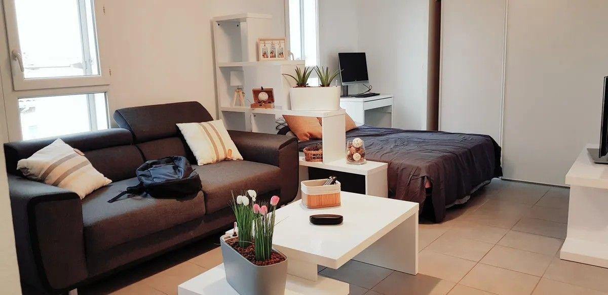 
                                                Location
                                                 Joli studio 24m² dans un immeuble calme