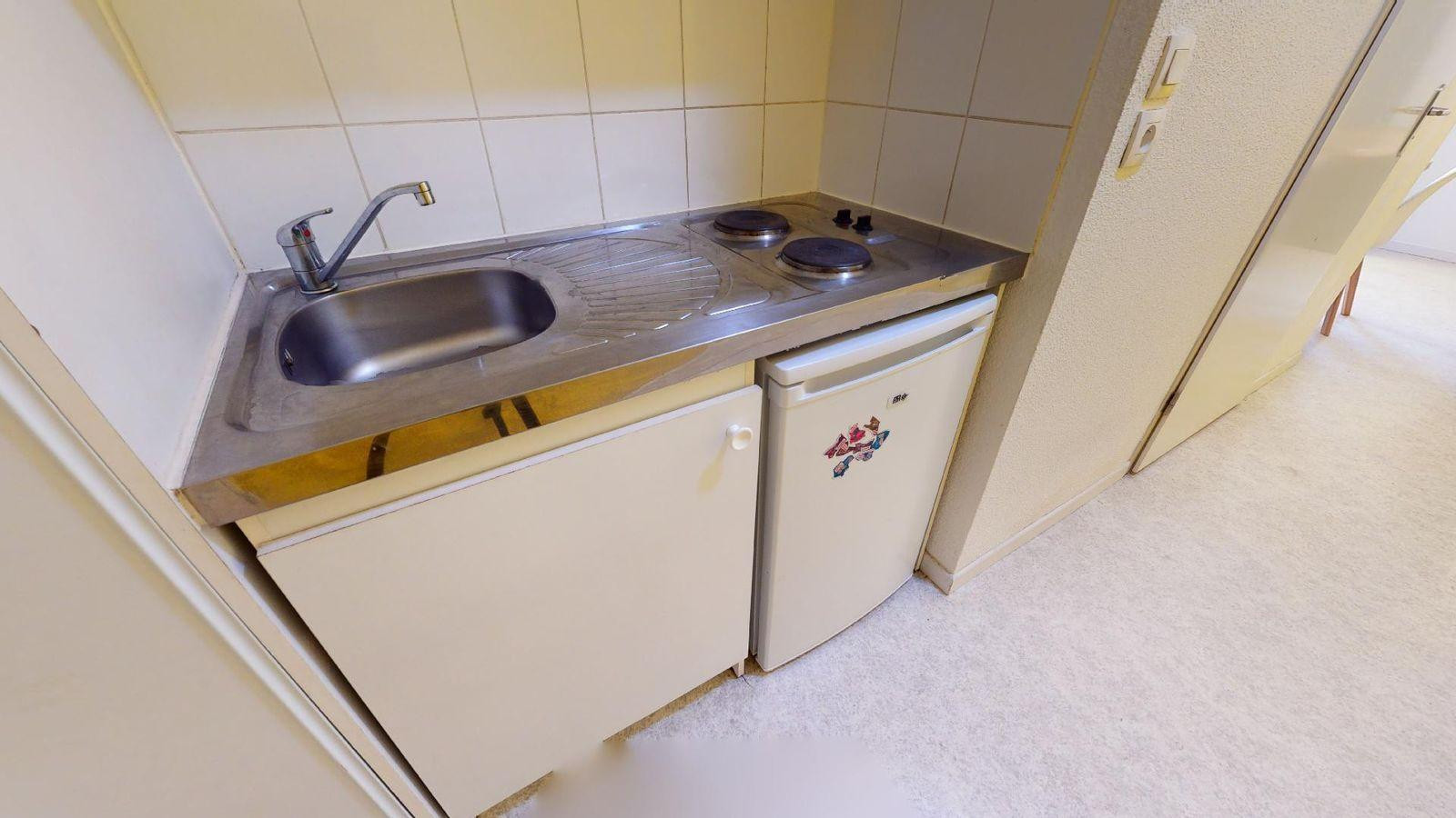 
                                                Location
                                                 Joli studio à proximité immédiate de la Gare Ter/