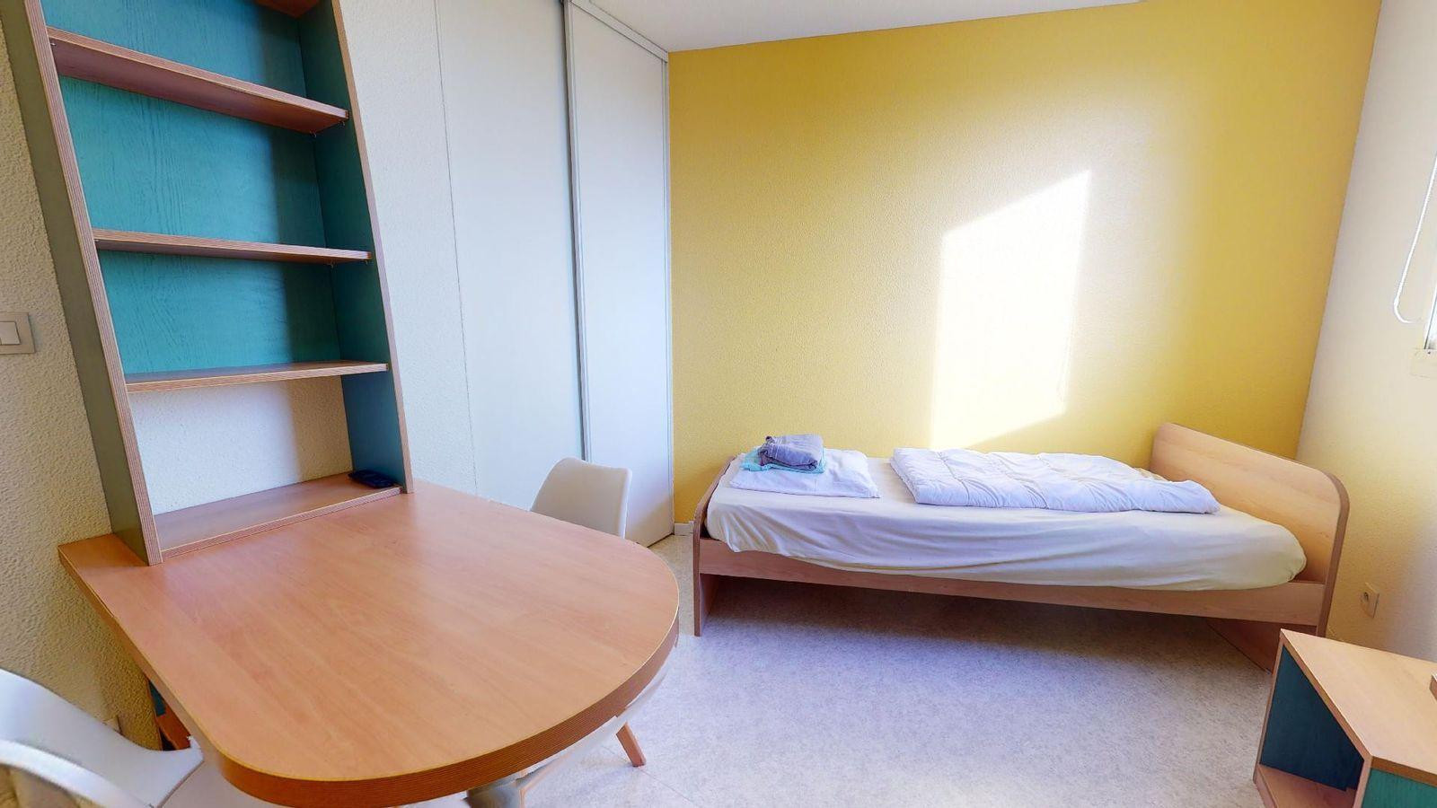 
                                                Location
                                                 Joli studio à proximité immédiate de la Gare Ter/