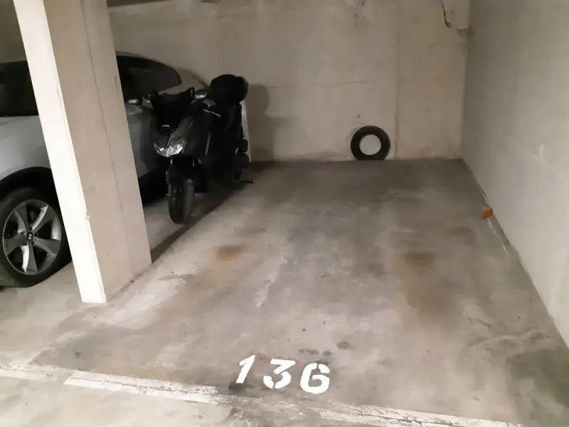 
                                                Location
                                                 Joli studio avec terrasse, exposition sud-est